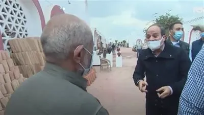 خلال جولته التفقدية.. صاحب ورشة فخار يثير ضحك السيسي (فيديو)