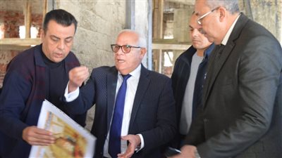 محافظ بورسعيد يتفقد أعمال تطوير مبنى الديوان العام الغربي
