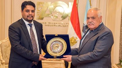 مباحثات بين 