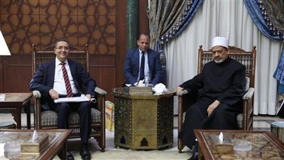 الإمام الأكبر: الأزهر حريص على مواكبة تكنولوجيا العصر وخاصة في مجال التعليم