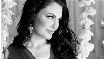 بالأبيض والأسود.. أحدث ظهور للفنانة دارين حداد