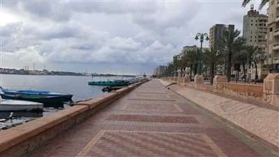 انتشار فرق مجابهة الأزمات للحد من آثار موجة الأمطار بالبحيرة (صور)