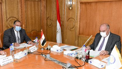 محافظ قنا: نبذل قصارى جهدنا لجذب المستثمرين إلى المنطقة الحرة بقفط