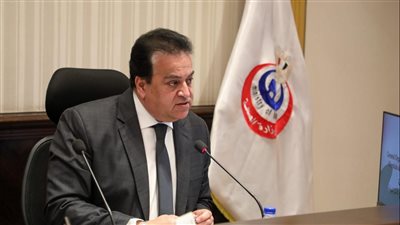 القائم بعمل وزير الصحة يجتمع برئيس هيئة المستشفيات والمعاهد التعليمية