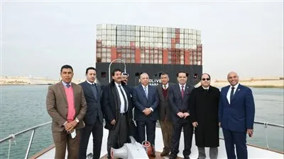 رئيس هيئة قناة السويس يلتقي وفدا من مجلس الشيوخ 