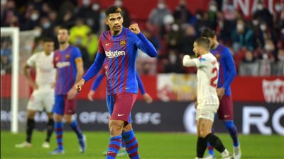 برشلونة يتعادل مع إشبيلية في الدوري الإسباني