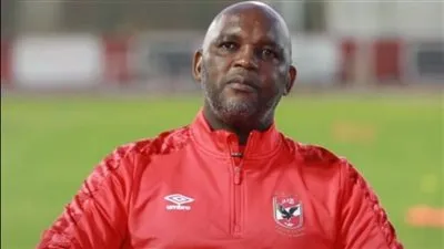 موسيماني يحاضر لاعبي الأهلي قبل نهائي السوبر الإفريقي