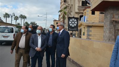 محافظ القليوبية يتفقد المشروعات بمدينتي بنها وشبرا الخيمة