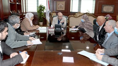 محافظ بني سويف يستجيب لمقترح الأهالي باستبدال غٌرف الصرف بـ 