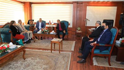 محافظ سوهاج يستقبل رئيس الطائفة الإنجيلية بمصر