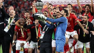 شاهد.. أحمد موسى يحتفل بفوز الأهلي بالسوبر على الهواء