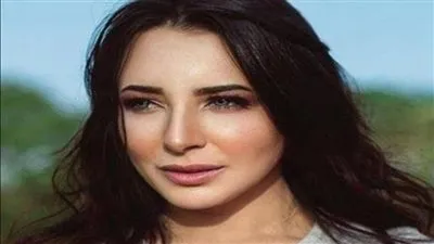 ساندي تتعرض للسرقة في فرنسا.. تفاصيل 