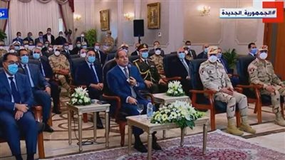 السيسي يمازح رئيس 