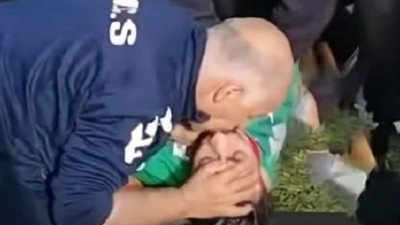 شاهد لحظة وفاة سفيان لوكار قائد مولودية سعيدة الجزائري (فيديو)