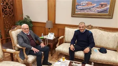 محافظ بورسعيد يستقبل قائد القاعدة البحرية الجديد