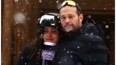 برفقة زوجها.. ريهام حجاج تحتفل بالكريسماس