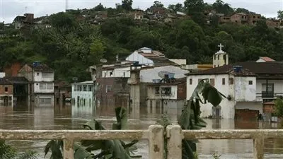 ارتفاع ضحايا الفيضانات في البرازيل إلى 18 قتيلا