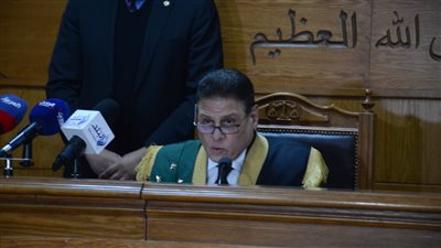 بعد قليل.. النطق بالحكم على 12 متهما بـ 