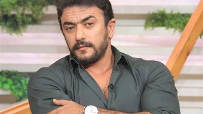 نحن قتلة.. أحمد العوضي مطلوب على جوجل بسبب 