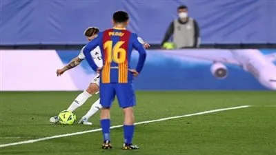 برشلونة يُنافس ريال مدريد على ضم الدب الروسي