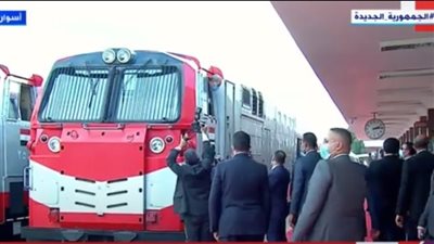 سائق قطار لـ السيسي: 