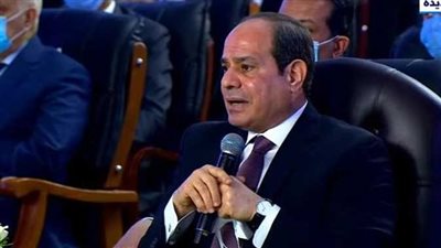 السيسي ينفعل على الهواء: 