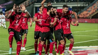 بعد تجاهل موسمياني.. نجم الأهلي يقترب من الرحيل