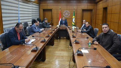 محافظ الدقهلية يناقش مشروع تطوير الجراج بشارع عبد السلام عارف (صور)