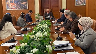 محافظ بورسعيد يتابع مستجدات العمل بإدارات الديوان العام