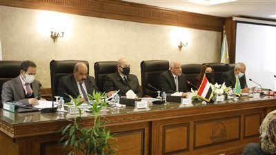 محافظ الجيزة يوجه بنشر معدات شفط المياه لمواجهة أحوال الطقس المتغيرة