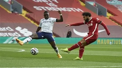 نجم مانشستر سيتي السابق: محمد صلاح لاعب أناني