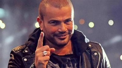 عمرو دياب يشعل موسم الرياض ويضع بصمته على جدار المشاهير