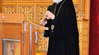 الأنبا باسيليوس يترأس الأجتماع العام بكاتدرائية يسوع الملك بالمنيا