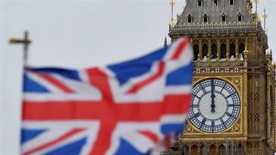 بعد صمت دام 4 أعوام.. ساعة 