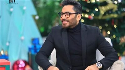 إستعراضات غنائية.. تامر حسني يشعل مسرح 