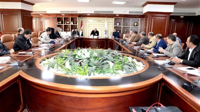 محافظ بني سويف يوجه بتسريع وتيرة الأعمال والإجراءات بالخطة الاستثمارية