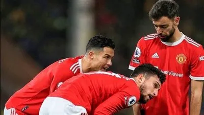 مدرب مانشستر يونايتد يحسم موقف نجم الفريق من الرحيل