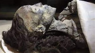 خبير آثري يكشف سر جمال شعر ملكات الفراعنة (فيديو)