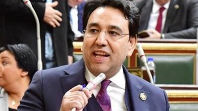 برلماني يطالب بإعادة النظر فى صرف المستحقات المالية للمعلمين على أساسى 2014