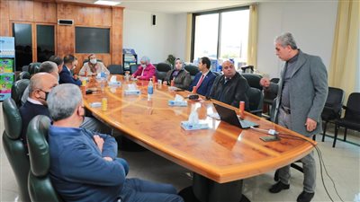 وزيرة البيئة تشدد على ضرورة احتساب خفض الانبعاثات من المصانع