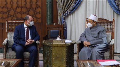 شيخ الأزهر يستقبل سفير مصرى في تشاد ويوصيه بالاهتمام بملف الوافدين 
