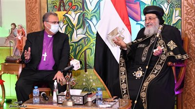  وفد من الكنيسة الإنجيلية يهنئ البابا تواضروس بعيد الميلاد 