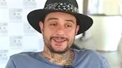 أحمد الفيشاوي يتجاهل انفصاله عن ندى الكامل ويرقص على نغمات 