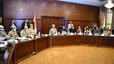 قائد المنطقة الشمالية ومحافظ البحيرة يتابعان معدلات تنفيذ مشروعات 