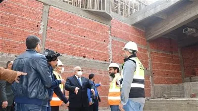 الخشت يتفقد الأعمال الإنشائية لمسرح 