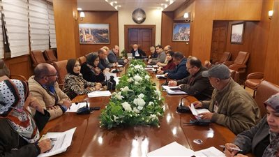 محافظ بورسعيد يتابع موقف الخطة الاستثمارية المقترحة للعام المالي الحالي (صور)