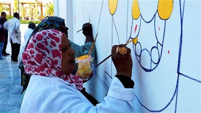 محافظ أسوان: جار تنفيذ مشروع الهوية البصرية على الجداريات وواجهات المباني الحكومية