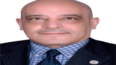 رئيس جامعة أسوان يهنئ البابا تواضروس وقيادات الطوائف المسيحية بعيد الميلاد