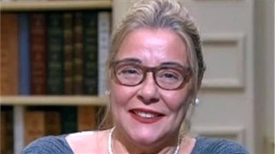 ياسمين عبد العزيز تنعى وفاة مها أبو عوف