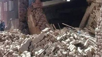 بعد انهيار منزلين.. العناية الإلهية تنقذ أسرتين بالأقصر